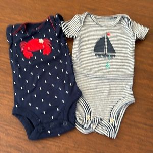 Carter’s set of 2 Newborn bodysuits